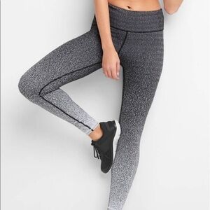 GapFit High Rise Speckle Ombre 7/8 Leggings Size Small